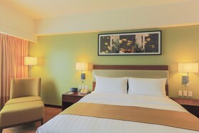 Holiday Inn Makati