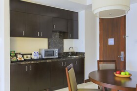 Holiday Inn Makati