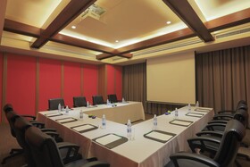 Holiday Inn Makati