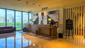 Holiday Inn Makati