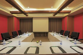 Holiday Inn Makati