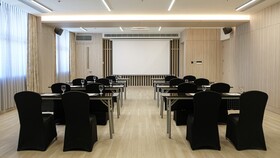 Holiday Inn Makati