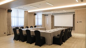 Holiday Inn Makati