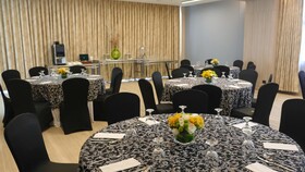 Holiday Inn Makati