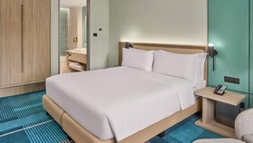 Holiday Inn Makati