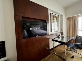 Holiday Inn Makati