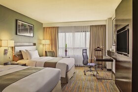 Holiday Inn Makati