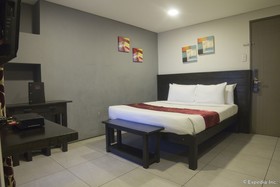 Jade Hotel and Suites Makati