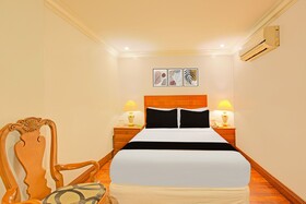 Townhouse Oak VIP Suites