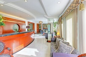 Townhouse Oak VIP Suites