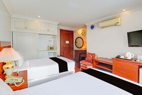 Townhouse Oak VIP Suites