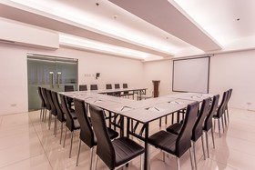 Y2 Residence Hotel
