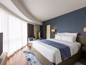 Hotel Novotel Suites Manila at Acqua
