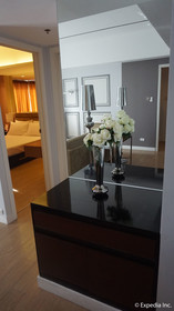Shang Luxury Suites