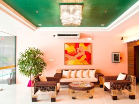 Allure Hotel & Suites