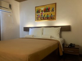 Leope Hotel