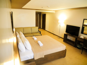 Leope Hotel