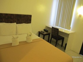 R Suites and Cafe