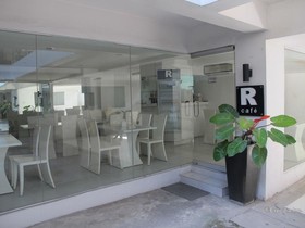 R Suites and Cafe