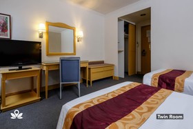 Aloha Hotel by ZEN Rooms