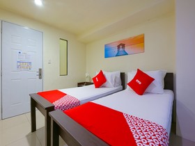 Arzo Hotel Makati by OYO Rooms