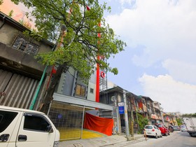 Arzo Hotel Makati by OYO Rooms