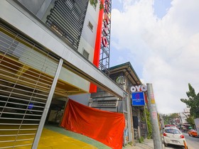 Arzo Hotel Makati by OYO Rooms