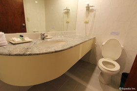 Atrium Hotel