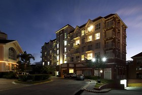 Bellini Suites at Presidio, Lakefront