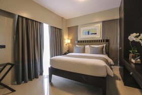 Bellini Suites at Presidio, Lakefront