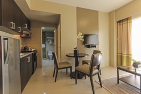 Bellini Suites at Presidio, Lakefront