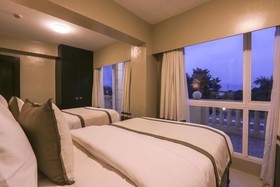 Bellini Suites at Presidio, Lakefront