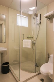 Bellini Suites at Presidio, Lakefront