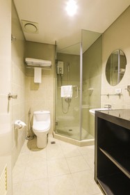 Bellini Suites at Presidio, Lakefront