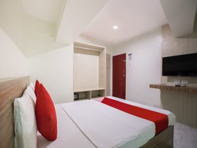 Circuit Hostel by OYO Rooms