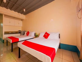 Crowne One Condo by Oyo Rooms