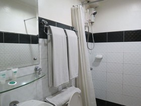 Garden Plaza Suites