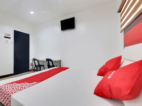 Golden Majestic Pension Inn by OYO
