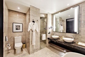 Hyatt Regency Manila, City of Dreams