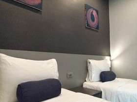 Leez Inn