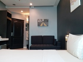 Leez Inn