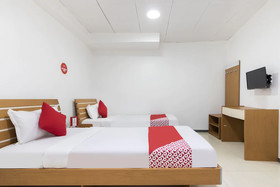 Lucky Hotel by OYO Rooms