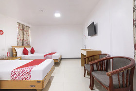 Lucky Hotel by OYO Rooms