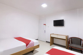 Lucky Hotel by OYO Rooms