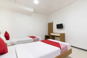 Lucky Hotel by OYO Rooms