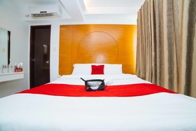 New Orleans Hotel by RedDoorz