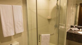 Ramada by Wyndham Manila Central