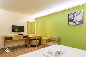 Sun Star Grand Hotel by ZEN Rooms