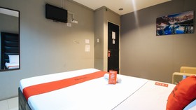 Sweet Hotel by RedDoorz