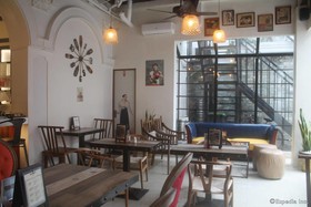 Tambayan Capsule Hostel